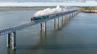 Tornado crosses Montrose Viaduct
